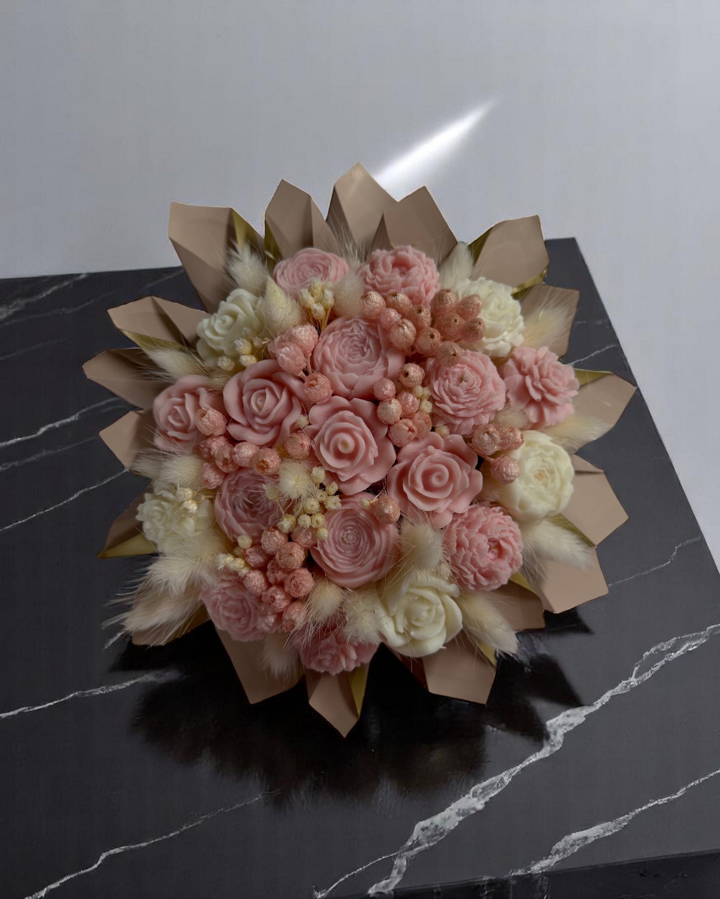 Boquet con vaso in ceramica